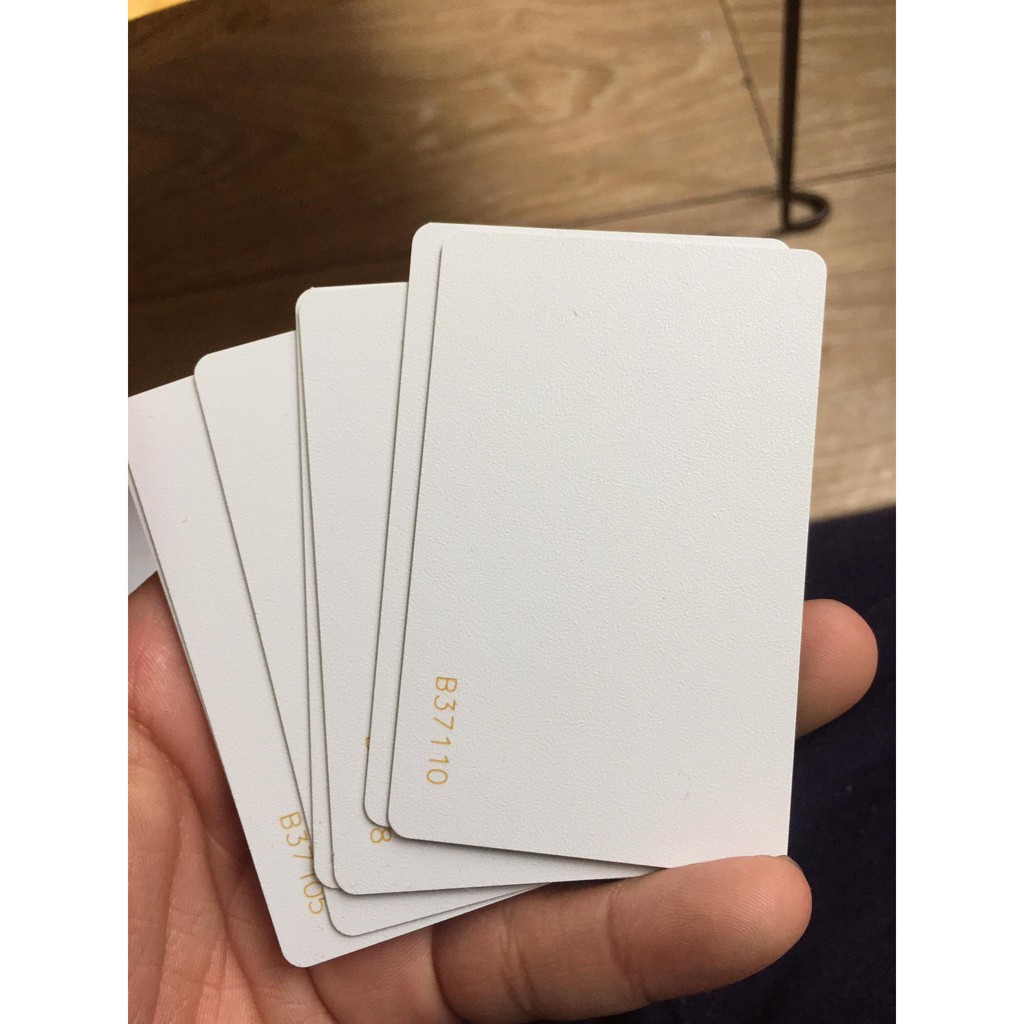 Thẻ trắng chuẩn cỡ atm