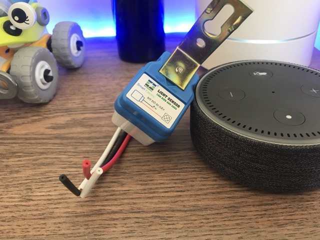 Công tắc cảm biến ánh sáng. Tự động bật đèn khi trời tối, tự động tắt khi trời sáng