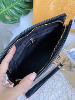 Túi cầm tay versace