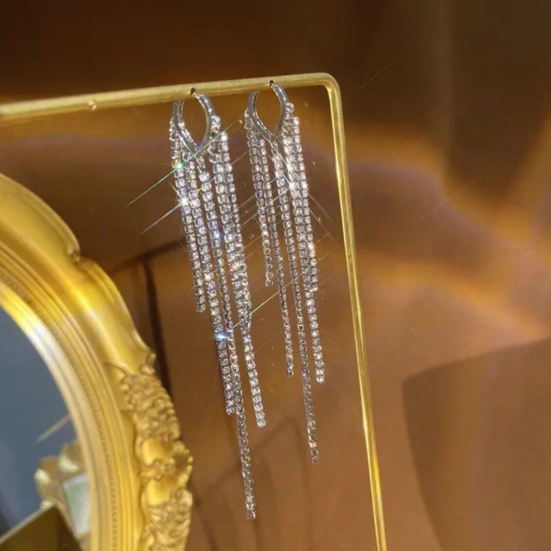 Bông Tai Dáng Dài Đính Đá Phối Tua Rua Thời Trang Hàn Quốc