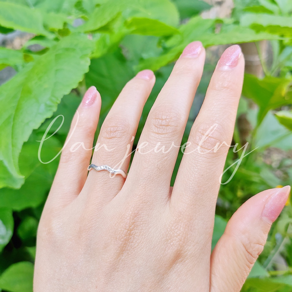 Nhẫn bạc Nhẫn sóng nhỏ bạc ta Van Jewelry V10005