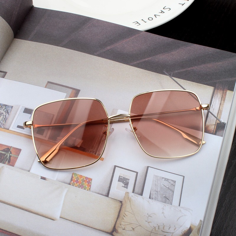 KÍNH NAM NỮ THỜI TRANG THIẾT KẾ DÁNG VUÔNG MÀU NÂU ĐẸP XUẤT SẮC