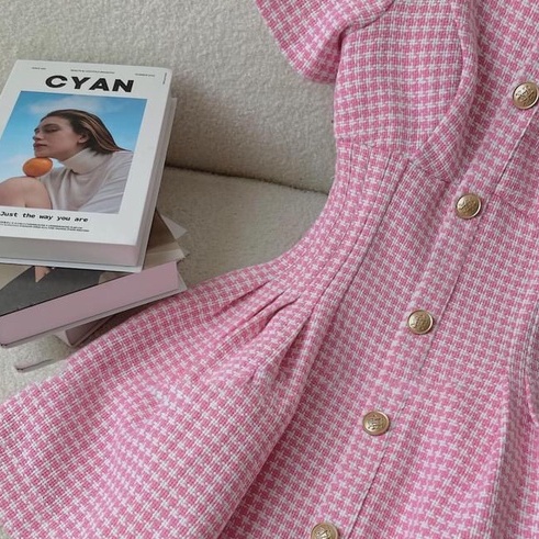 Đầm dạo phố dáng xòe chíp eo phối nút chất dạ mềm sang chãnh - Milan Dress