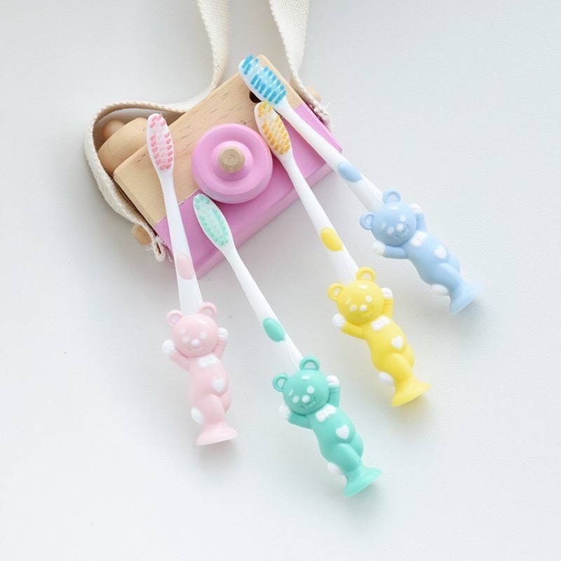 Set 4 bàn chải hình thú xuất Nhật có nắp đậy dành cho bé