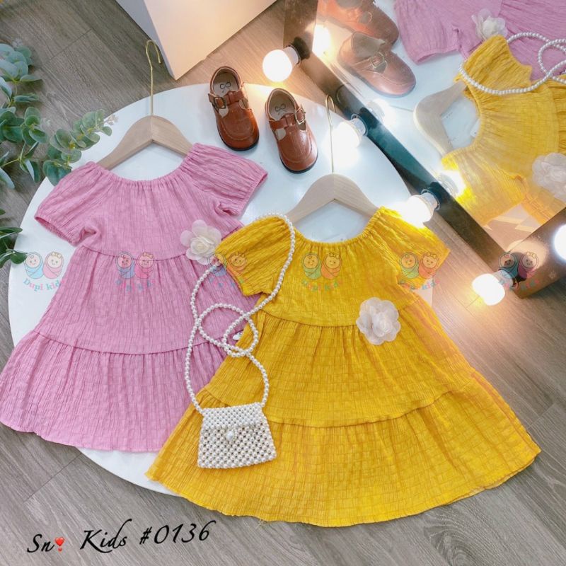 Váy bé gái Hàn quốc, váy đầm bé gái thiết kế 3 tầng đính hoa siêu xinh, chất đũi nhăn mềm mát cho bé Dupi 24045