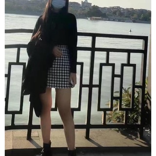Chân váy kẻ chữ a