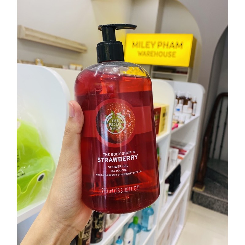 Sữa tắm The Body Shop mùi dâu 750ml - Miley Pham