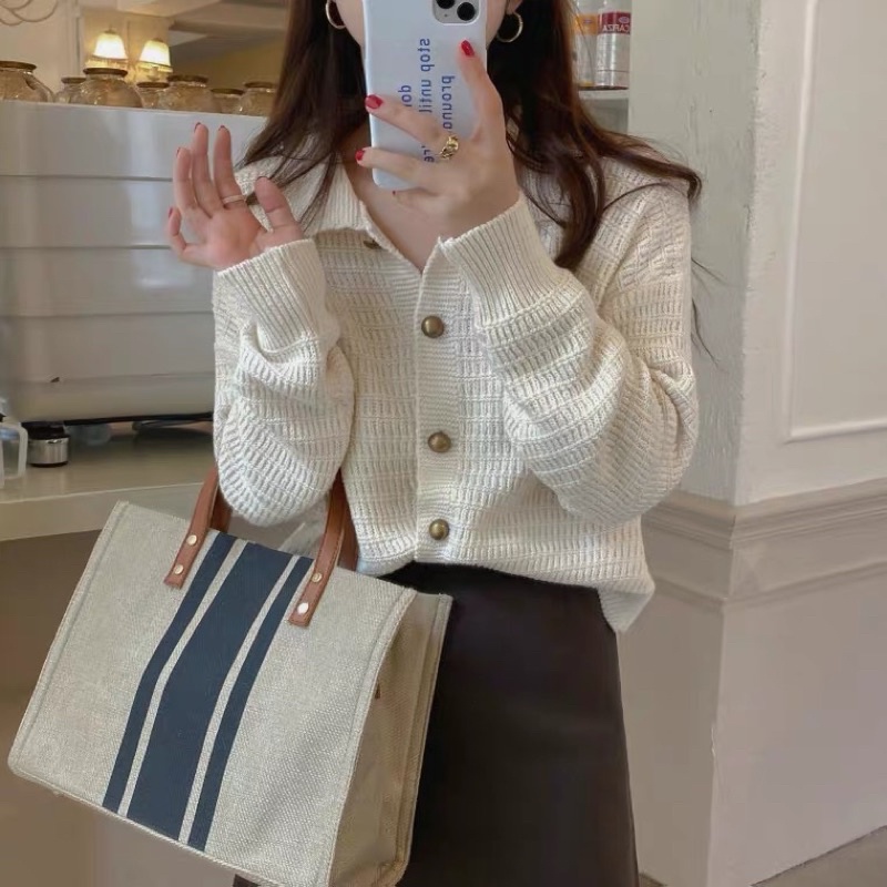Áo Len Nữ Cardigan Cổ Polo Mix Hàng Cúc Dáng Basic Chất Len Dày Dặn Mẫu Thu Đông 2022
