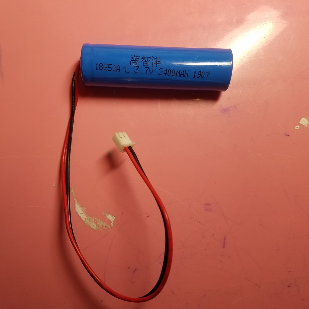 Pin loa trợ giảng dung lượng 2400mAh, điện áp 3,7V