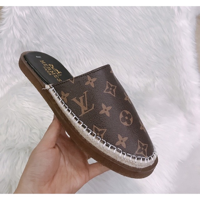 Sục da sần vân họa tiết đế viền cói mép nâu | BigBuy360 - bigbuy360.vn