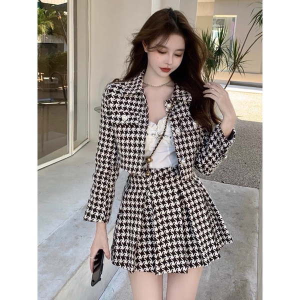 Sét áo dạ kèm chân váy xếp ly kẻ sọc