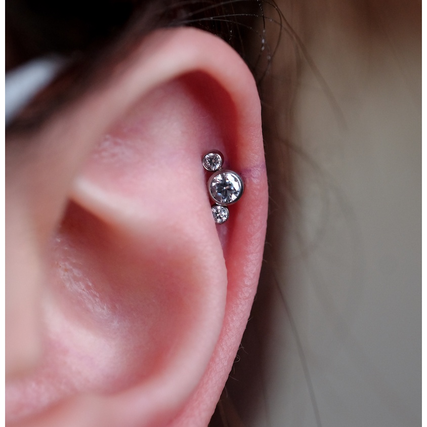 Khuyên tai MICKEY Titan F136 chuẩn ASTM