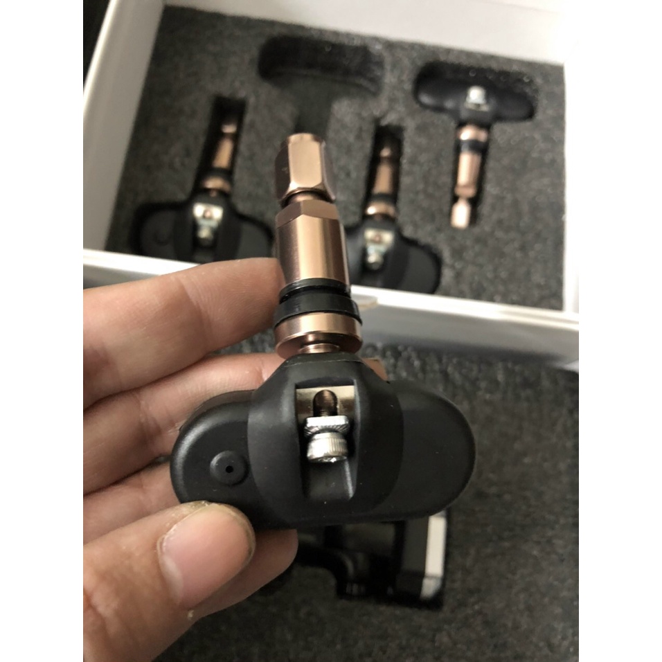 Bộ cảm biến áp suất lốp ô tô cắm tẩu hãng Icar