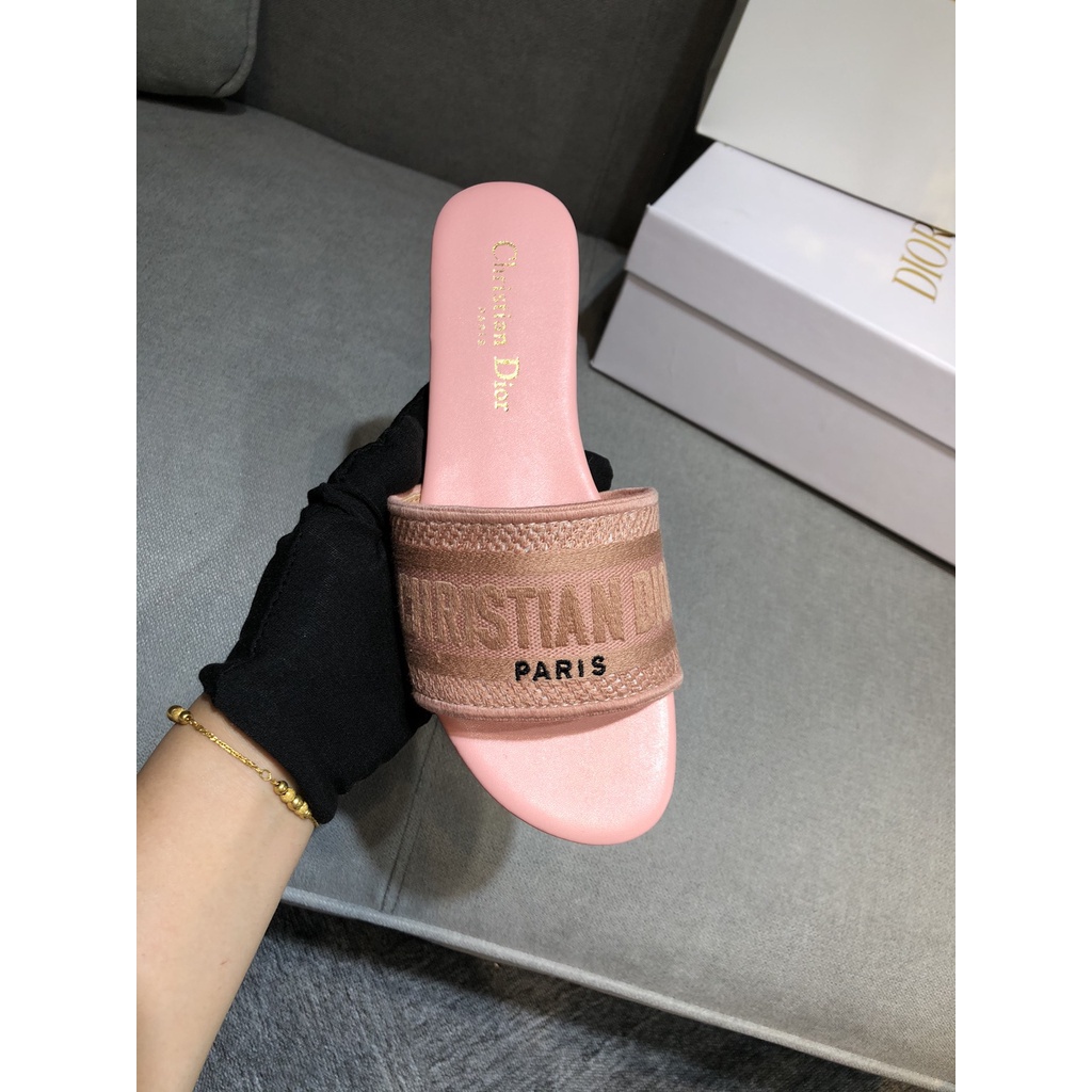 Xăng đan Nữ Đế Bệt Bằng Da Tổng Hợp Mới