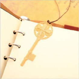 Bookmark Kẹp Sách Hàn Quốc Kim Loại Phủ Màu Metallic Made In Korea - 1 cái