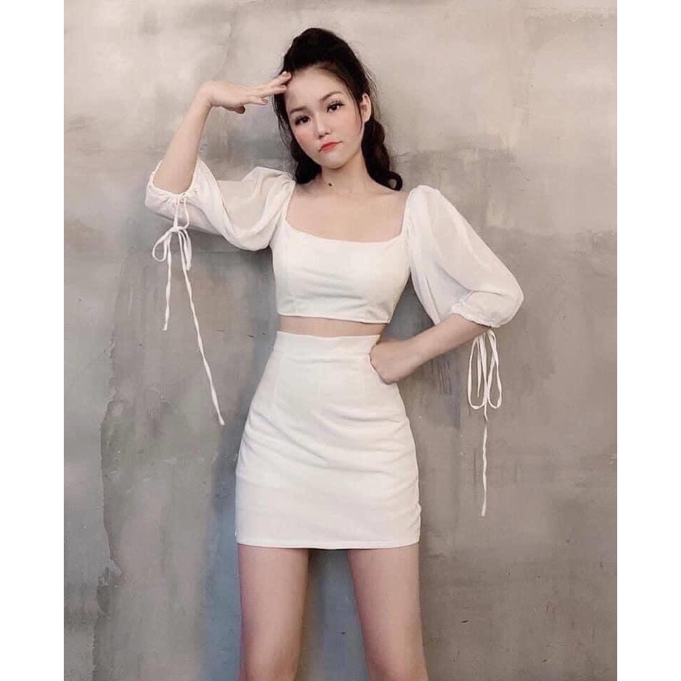 Set Chân Váy + Áo Croptop Cổ Vuông