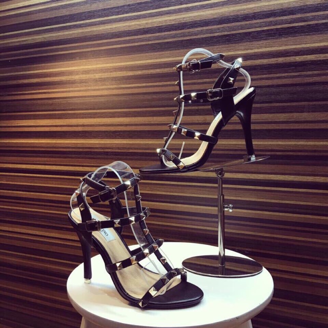 Sandal Gót Nhọn Tán Đinh 9cm