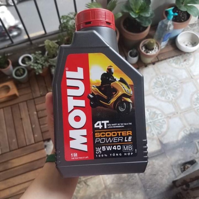 Dầu nhớt xe ga 4 thì motul scooter power LE 5W40 1lit &amp; 0.8 lít