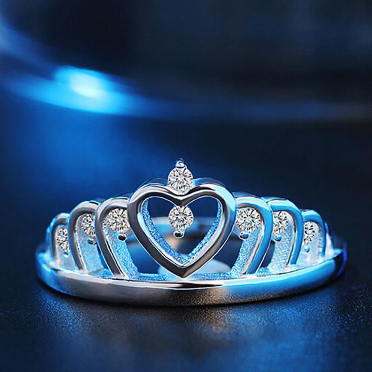 Nhẫn nữ hình vương miện đính đá pha lê hồng