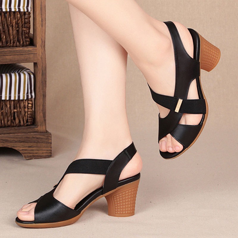 Giày Sandal Đế Mềm Chống Trượt Thoải Mái Cho Phụ Nữ Trung Niên