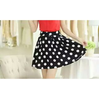 Chân váy xếp ly dáng ngắn có quần đùi bên trong