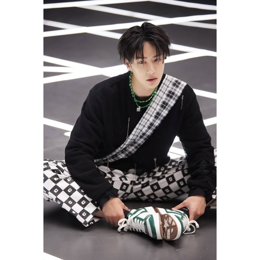 Khăn Báo Đen _ Wang Yibo - sản phẩm chính hãng của gian hàng Bước nhảy đường phố mùa 4