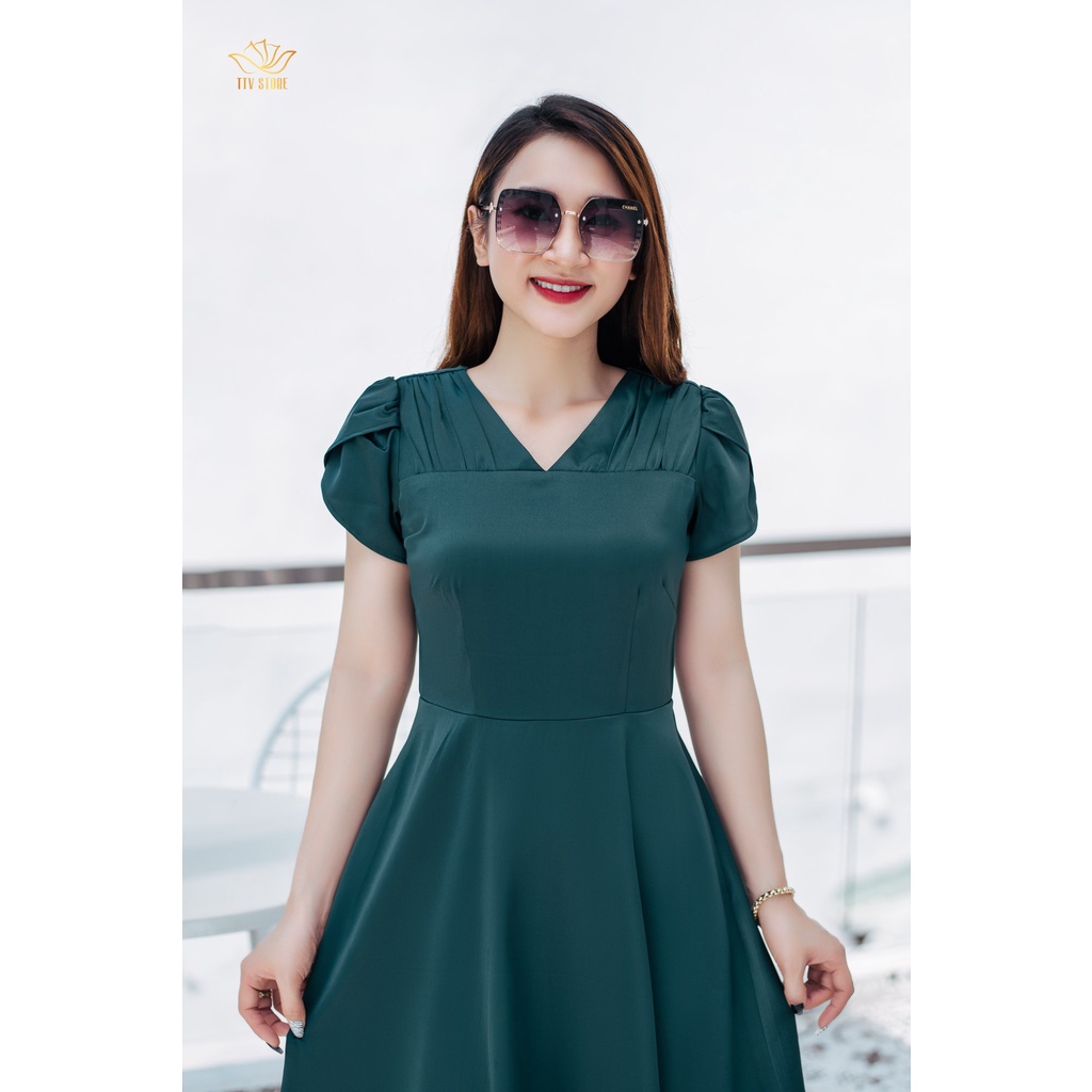 Đầm trung niên thiết kế xoè xanh rêu cổ tim nhúng tay đắp chéo TTV708