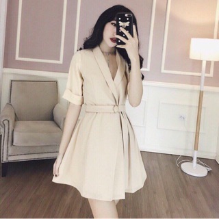 Đầm cổ vest khoan eo xếp ly