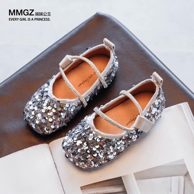 Giầy xinh cho bé gái