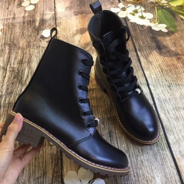 Boot cổ cao