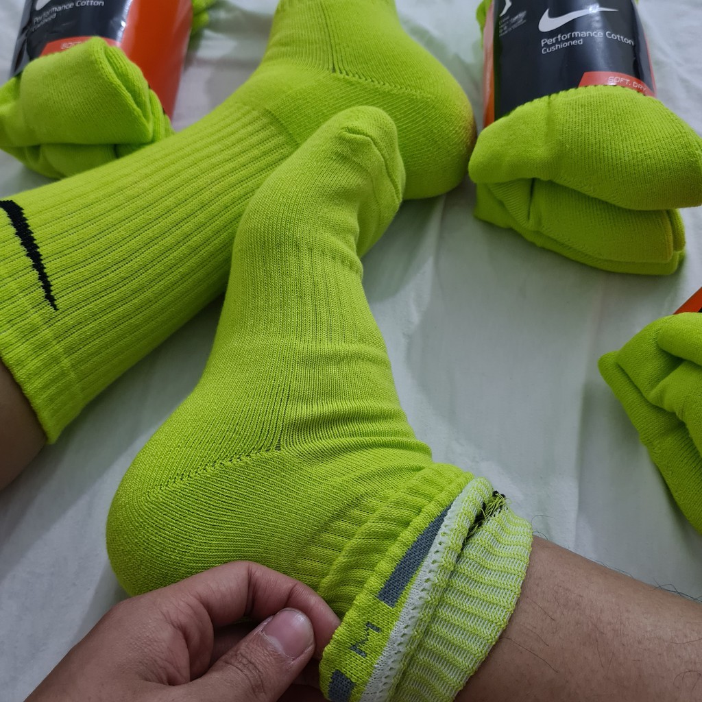 Pack 3 đôi tất thể thao Nike màu Xanh neon (hàng xuất Nhật) - Free ship + Quà tặng Loved socks by TatsTats.vn