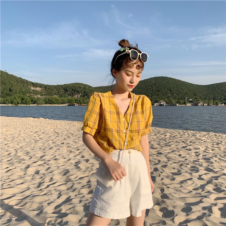 Áo sơ mi kẻ caro tay ngắn phong cách Hàn