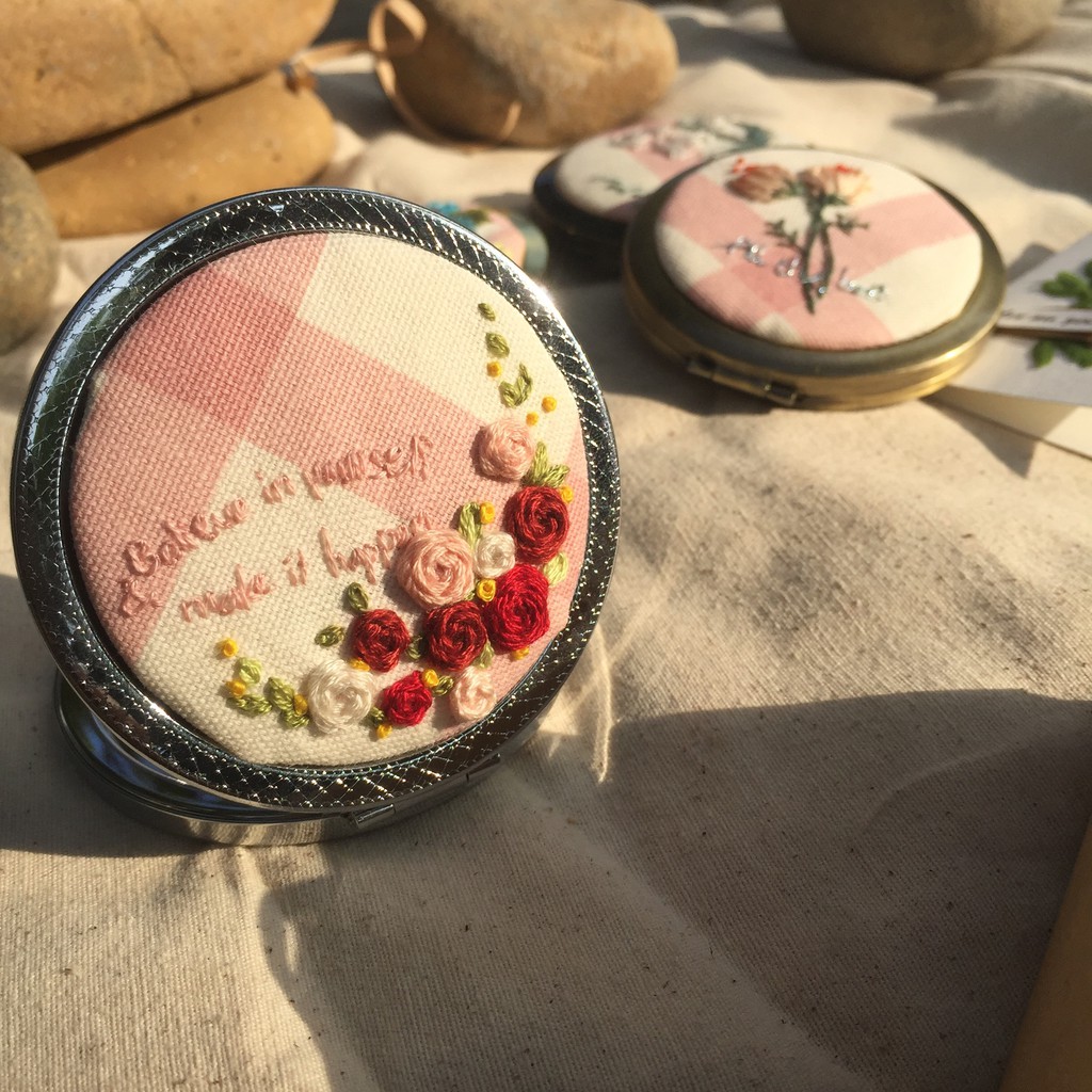 Gương cầm tay Thêu Handmade  - LỘC Homeis