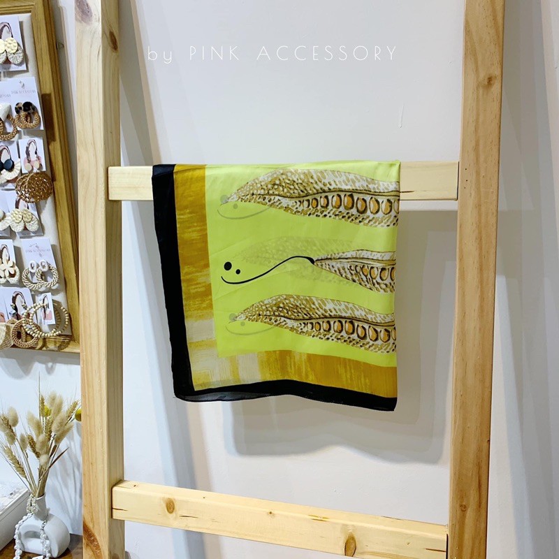 Khăn lụa mềm 70x70.