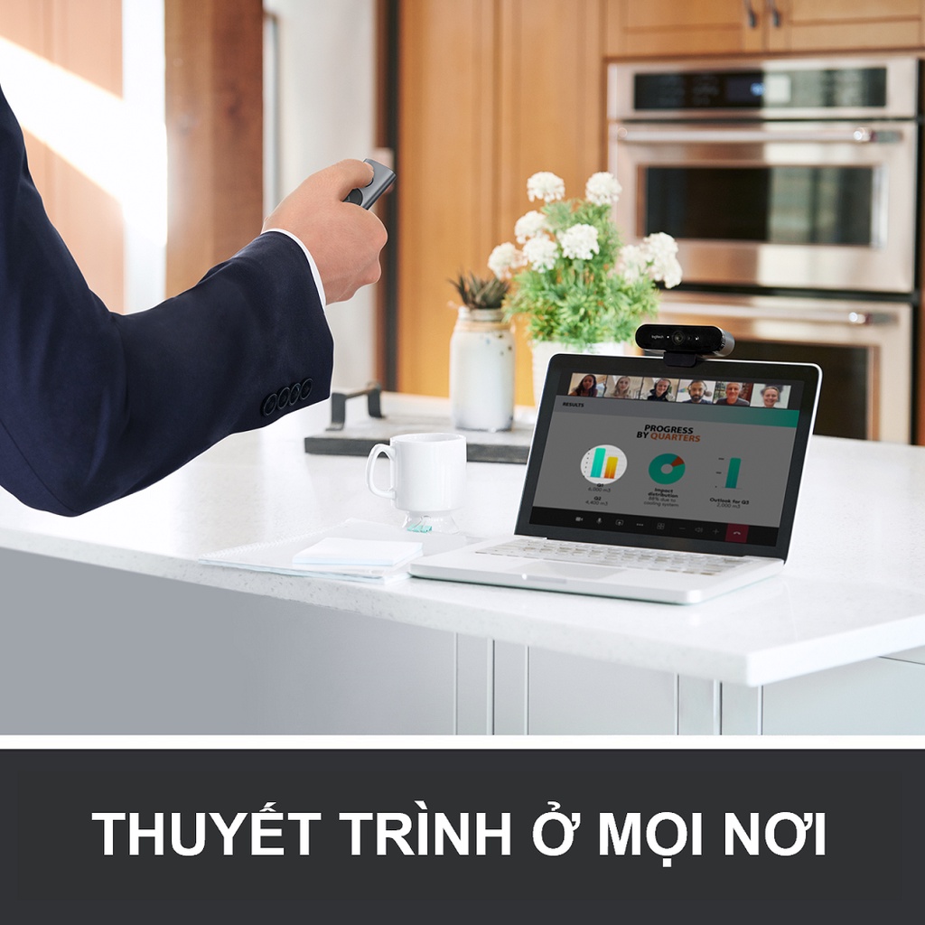 [Mã ELLOGIWL5 giảm 10%] Bút trình chiếu không dây 30m Logitech Spotlight - Bluetooth, USB, phóng to để nhấn mạnh