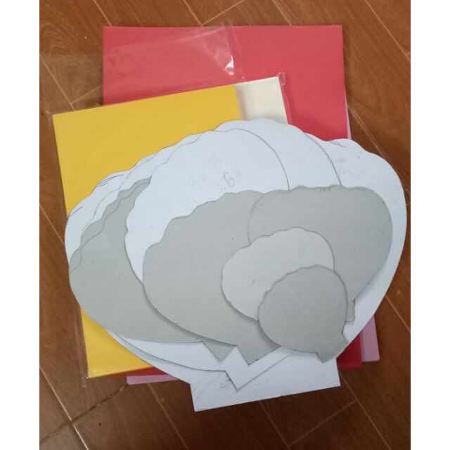 Giấy mĩ thuật và khuôn cánh