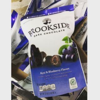 Date 1/2021 Kẹo Socola Đắng Nhân Việt Quất Brookside Dark Chocolate Acai & Blueberry Flavors của Mỹ 907g