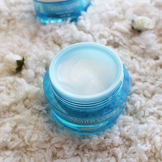Gel dưỡng ẩm Neutrogena hydro boost