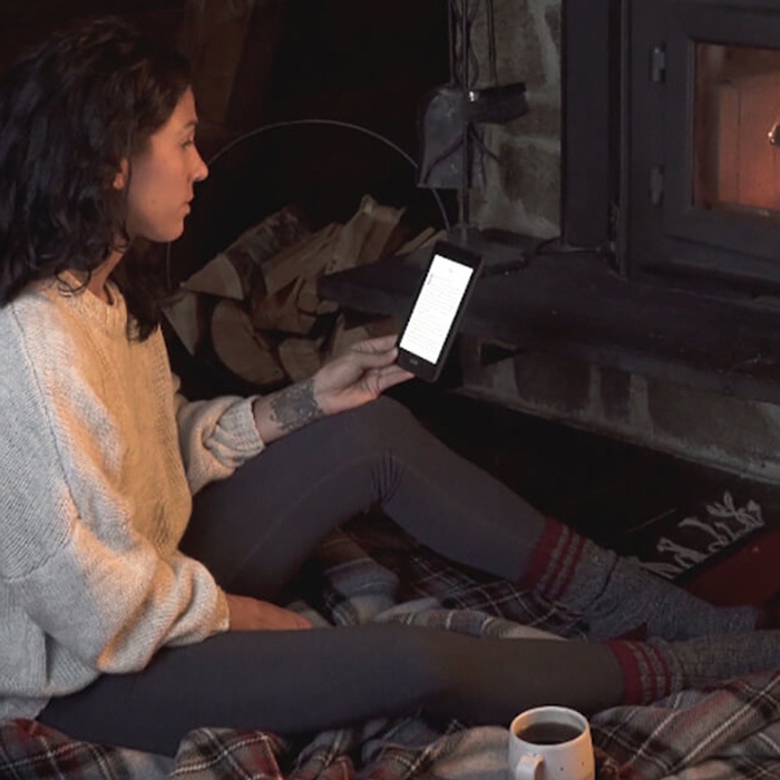 Máy Đọc Sách Kindle Paperwhite 4 - 8GB Chống Nước 6Inch Có Đèn Vàng - Hàng Chính Hãng, Bảo Hành 12 Tháng