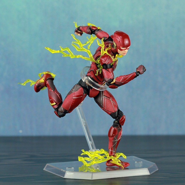 Mô hình The Flash Mafex Justice League