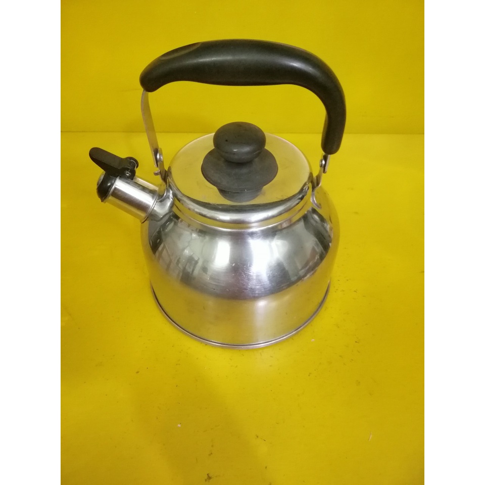 Ấm inox có còi hú nội địa Nhật (2.5L) (411), Dùng được bếp từ