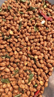 Đậu phộng rang tỏi ớt - hũ 500g