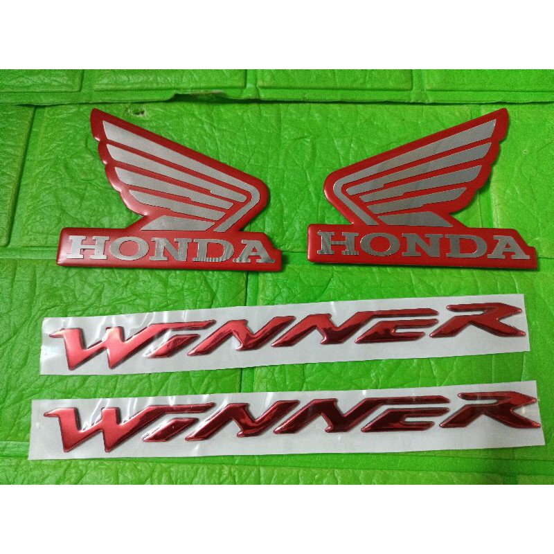 Bộ tem nổi Winner đỏ cánh chim hợp kim nhôm