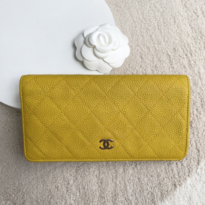 Ví gập Chanel vàng
