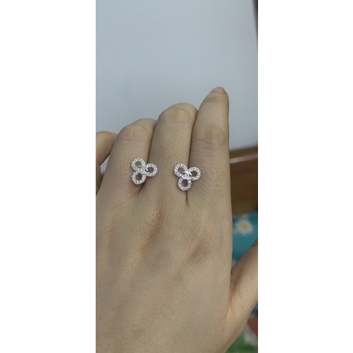 Khuyên tai 3 cánh nhị chữ c nhỏ bạc chuẩn đẹp