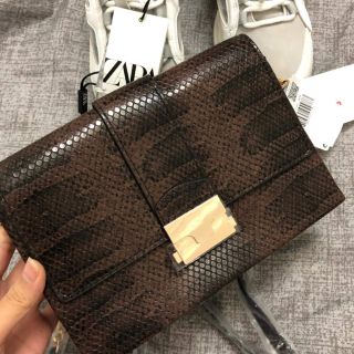 Túi Mango auth đeo chéo màu nâu da rắn