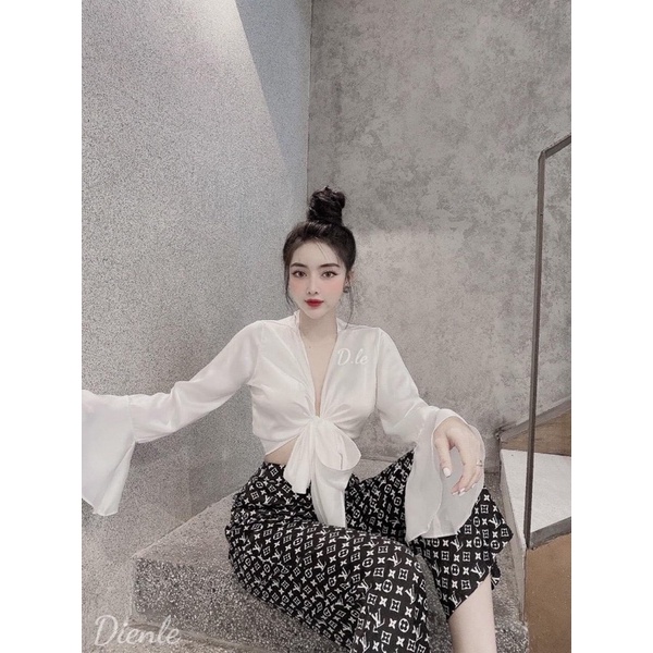 Về thêm dot cuối Hàng hot qua Set áo tay loe buộc nơ ngực + quần ống xuôg. Du lịch diện e này mất nấc lun rồi 2 size sm