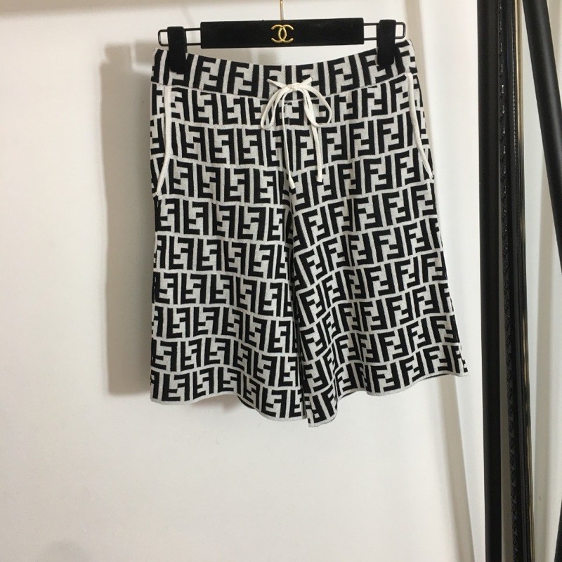 Set trang phục nữ Fendi FD gồm áo tay ngắn có cổ và quần shorst lửng ống rộng chất liệu len cao cấp