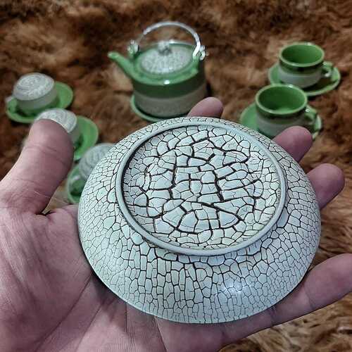 Bộ Ấm Chén Bát Tràng uống trà gốm men sứ cao cấp - Mẫu TRỤ TRÒN kiểu ĐẤT NẺ màu Xanh Emerald - 3 chân đế chống bám nước