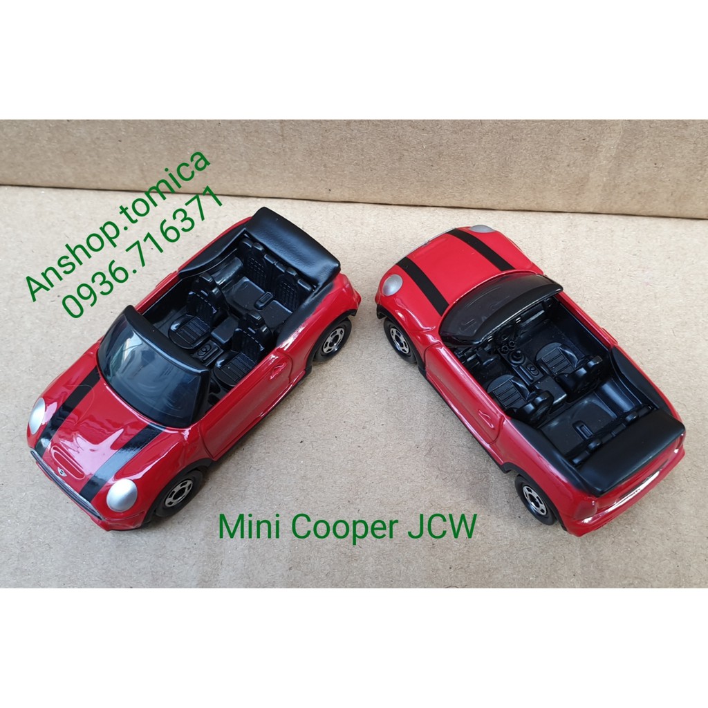 Mô hình xe mui trần màu đỏ tomica Nhật Bản